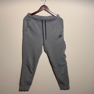 Nike Tech Fleece Jogger/Sweatpants - Grey